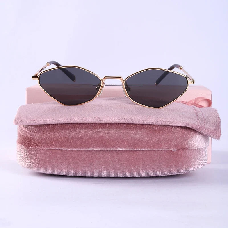 Luxury Women Metal Sunglasses Brand Designer Half-Frame Diamond-Shaped Eyeware Ladies Summer Travelling Beach For Sun Glasses
