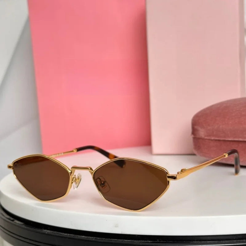 Luxury Women Metal Sunglasses Brand Designer Half-Frame Diamond-Shaped Eyeware Ladies Summer Travelling Beach For Sun Glasses